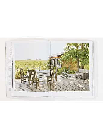 Entertaining by the Sea. A Summer Place