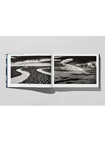 Sebastiao Salgado. Amazonia
