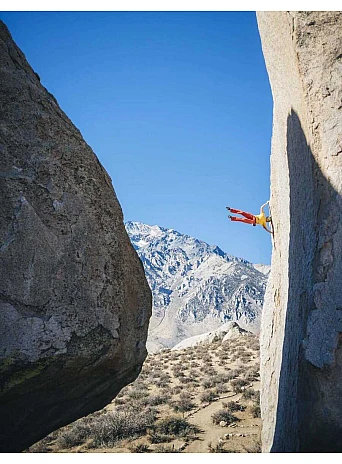Cliffhanger : New Climbing Culture and Adventures