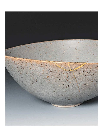 Kintsugi. The Poetic Mend