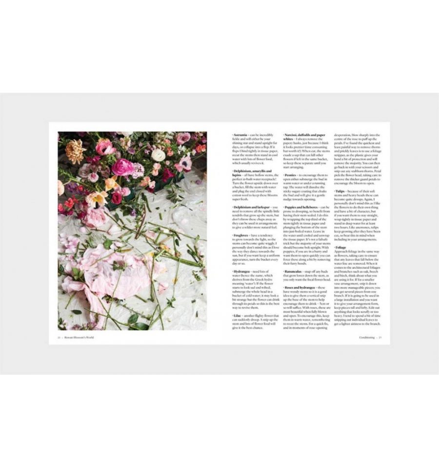 Living with Flowers : Blooms & Bouquets for the Home Living with Flowers : Blooms & Bouquets for the Home